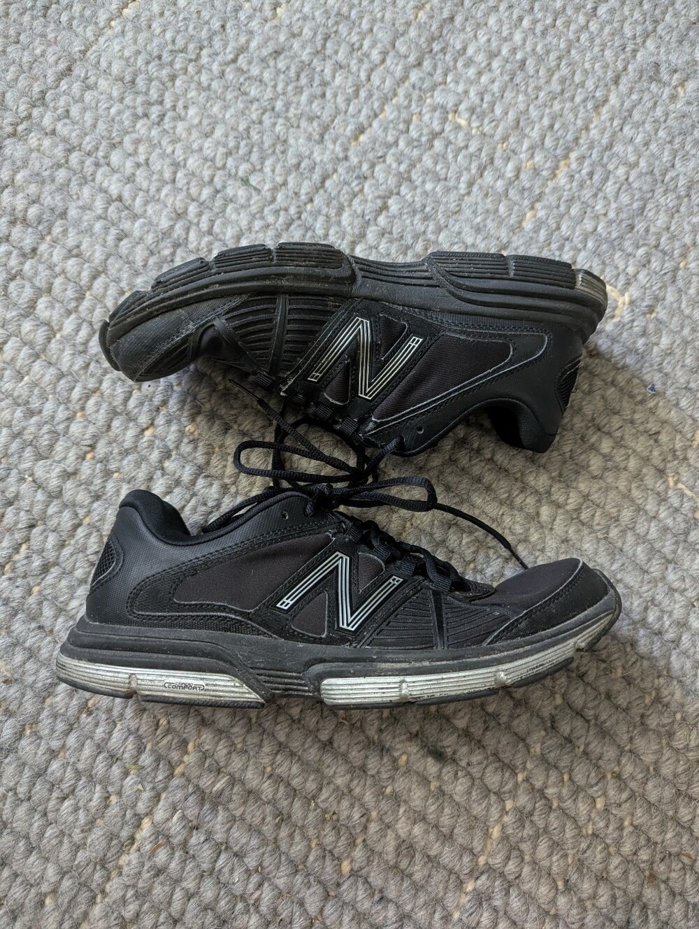 New Balance Men's Black Athletic Sneakers Sz 9